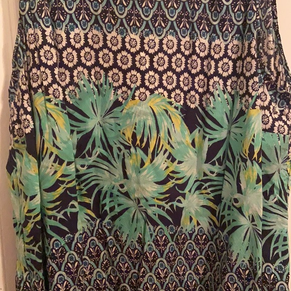 Old Navy palm print top - Picture 2 of 5